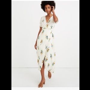 Ruffle-Sleeve Maxi Dress in Classic Corsage